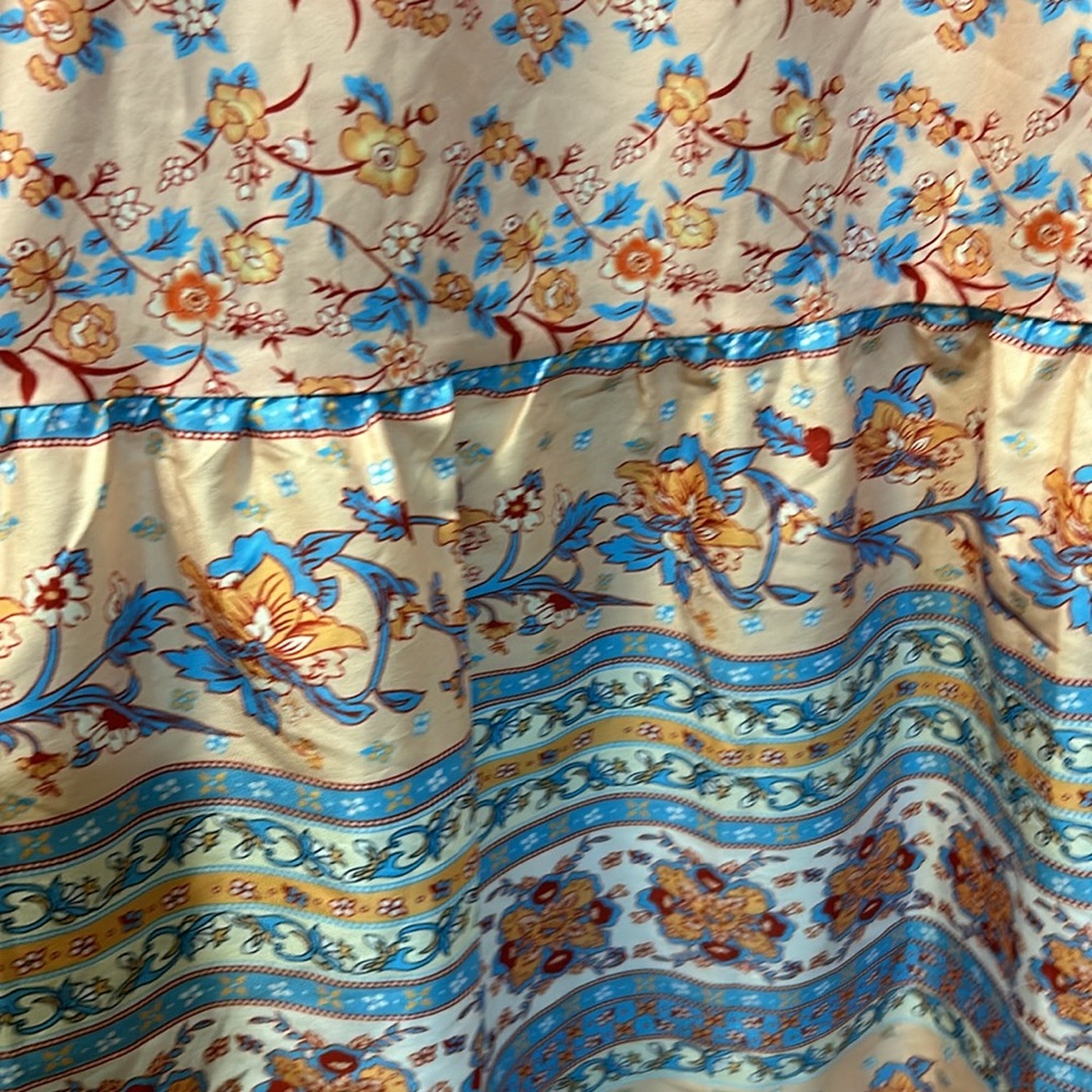 Dress - Picture 3 of 4